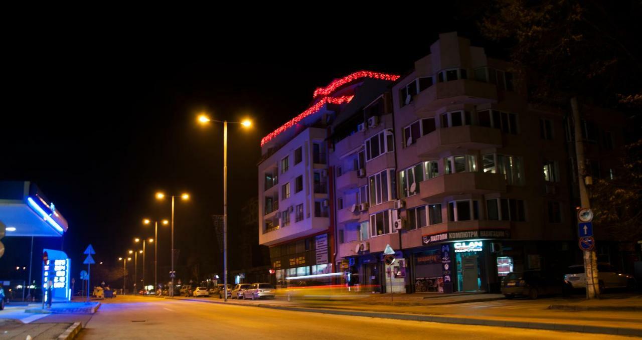Lux Apartment Pasardschik Exterior foto